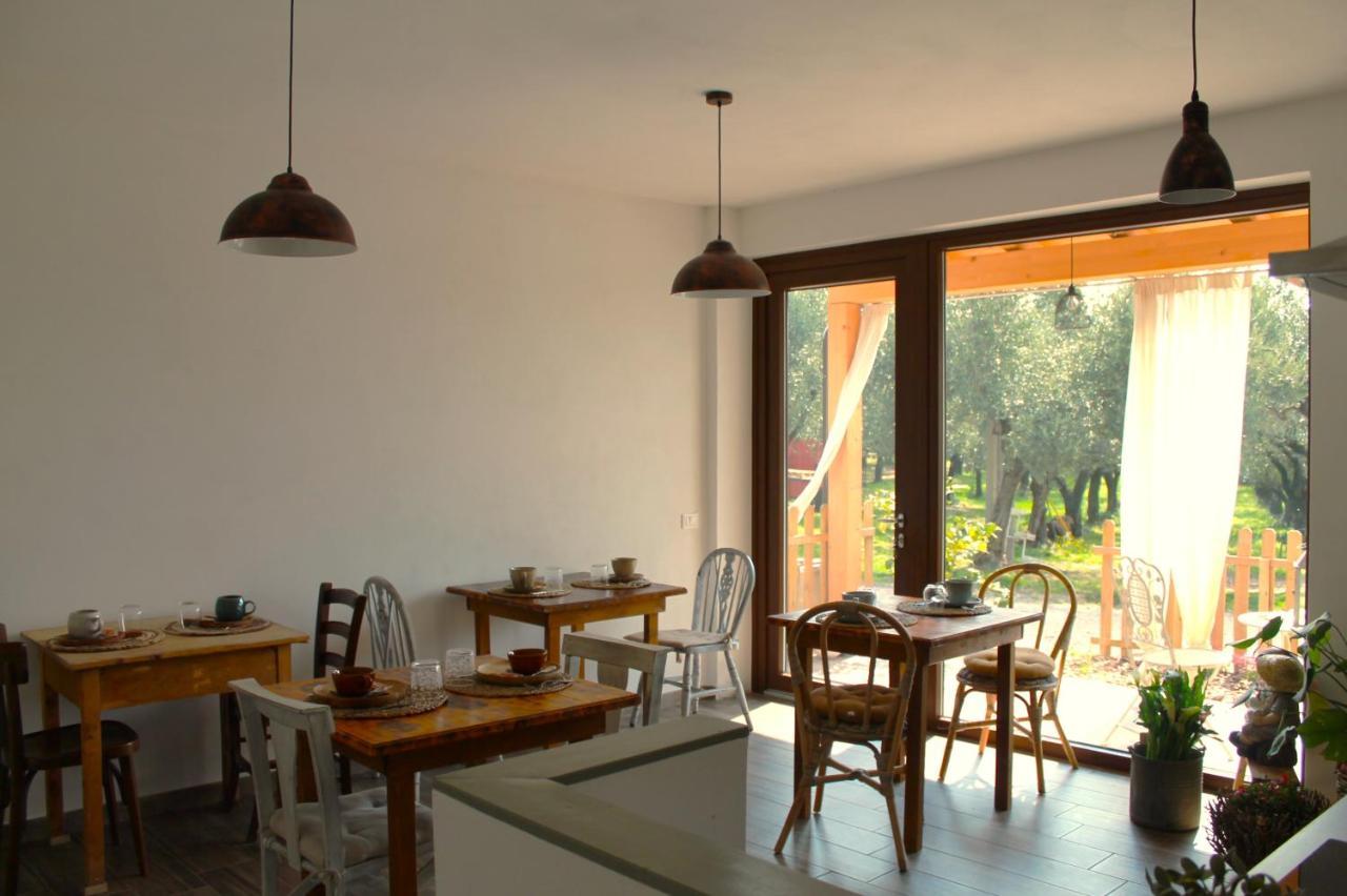 كافايون فيرونيسي Agriturismo B&B Le Casette Sul Garda المظهر الخارجي الصورة